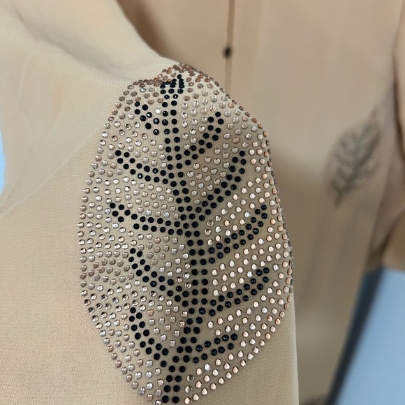 Elegant Abaya with matching Scarf - Picture 2 of 5